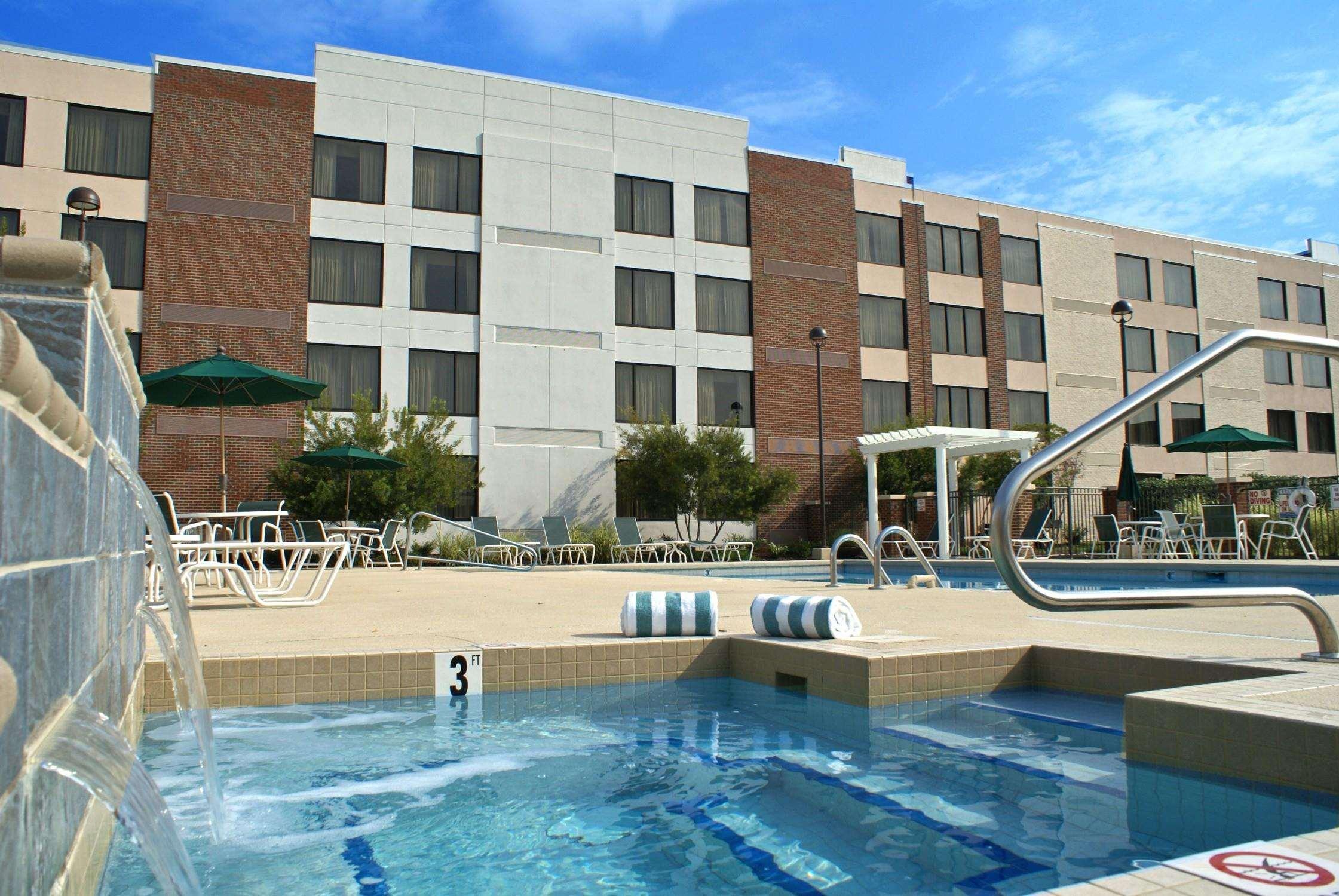 Doubletree By Hilton Rocky Mount Hotel Екстериор снимка