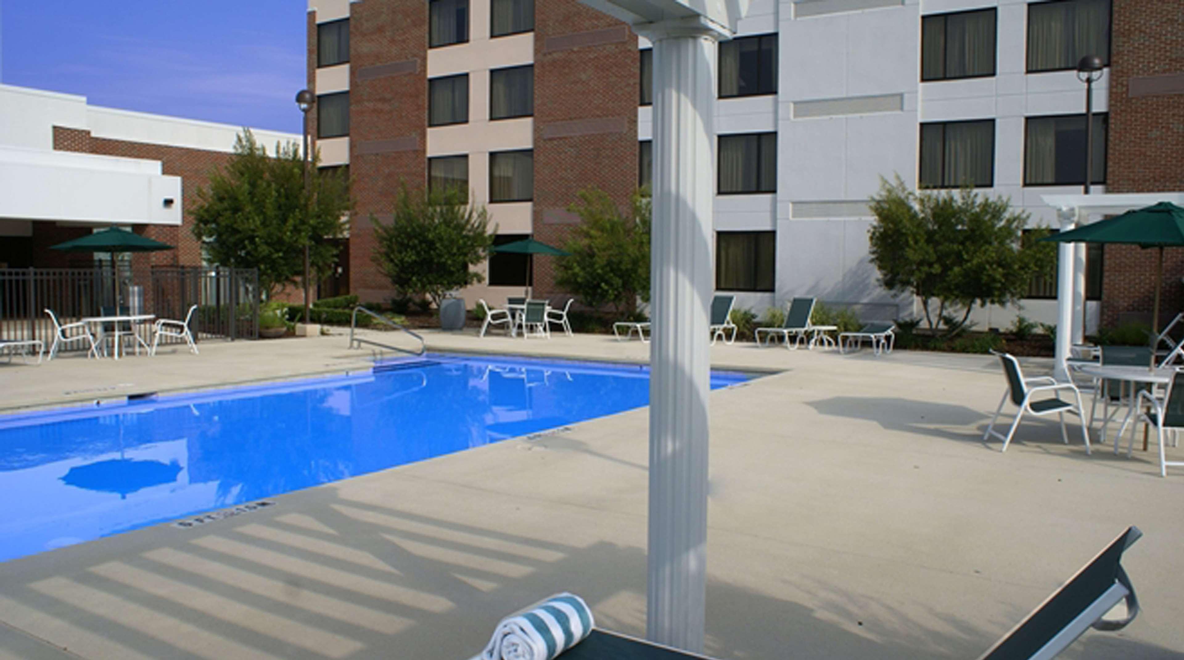 Doubletree By Hilton Rocky Mount Hotel Екстериор снимка