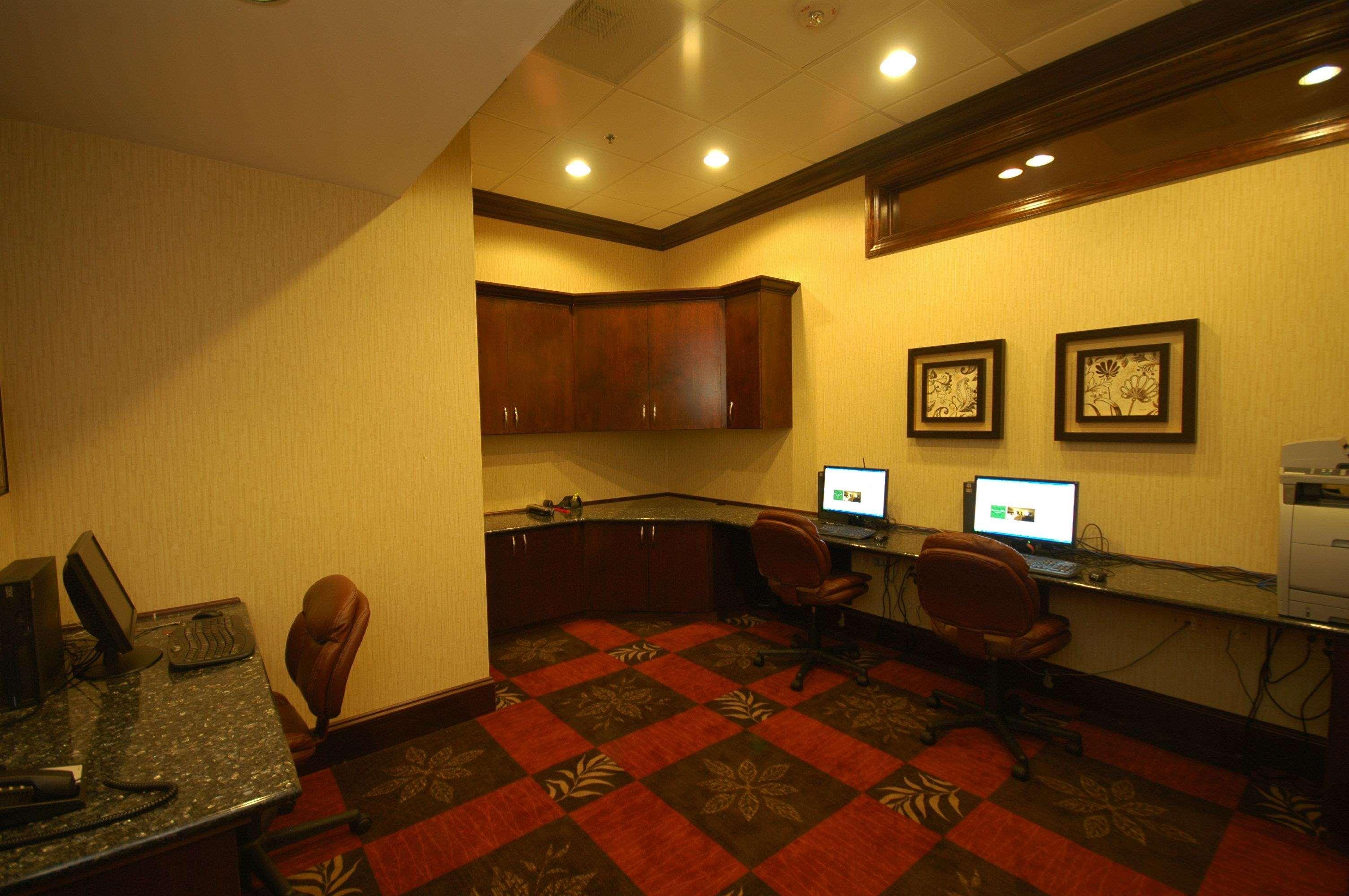 Doubletree By Hilton Rocky Mount Hotel Съоръжения снимка