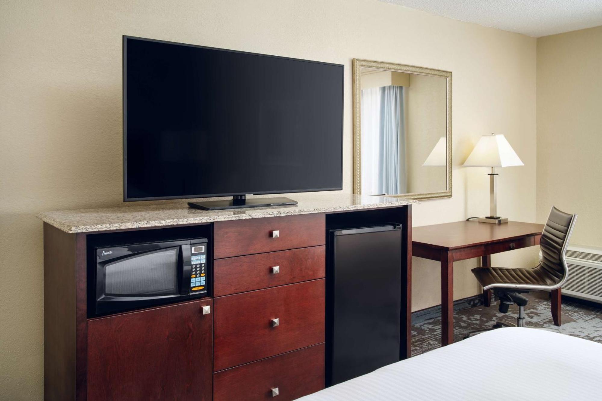 Doubletree By Hilton Rocky Mount Hotel Екстериор снимка