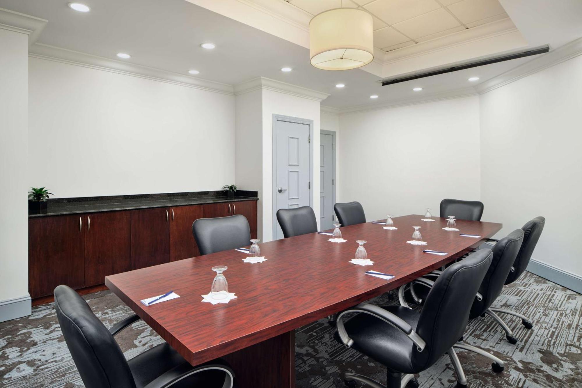 Doubletree By Hilton Rocky Mount Hotel Екстериор снимка
