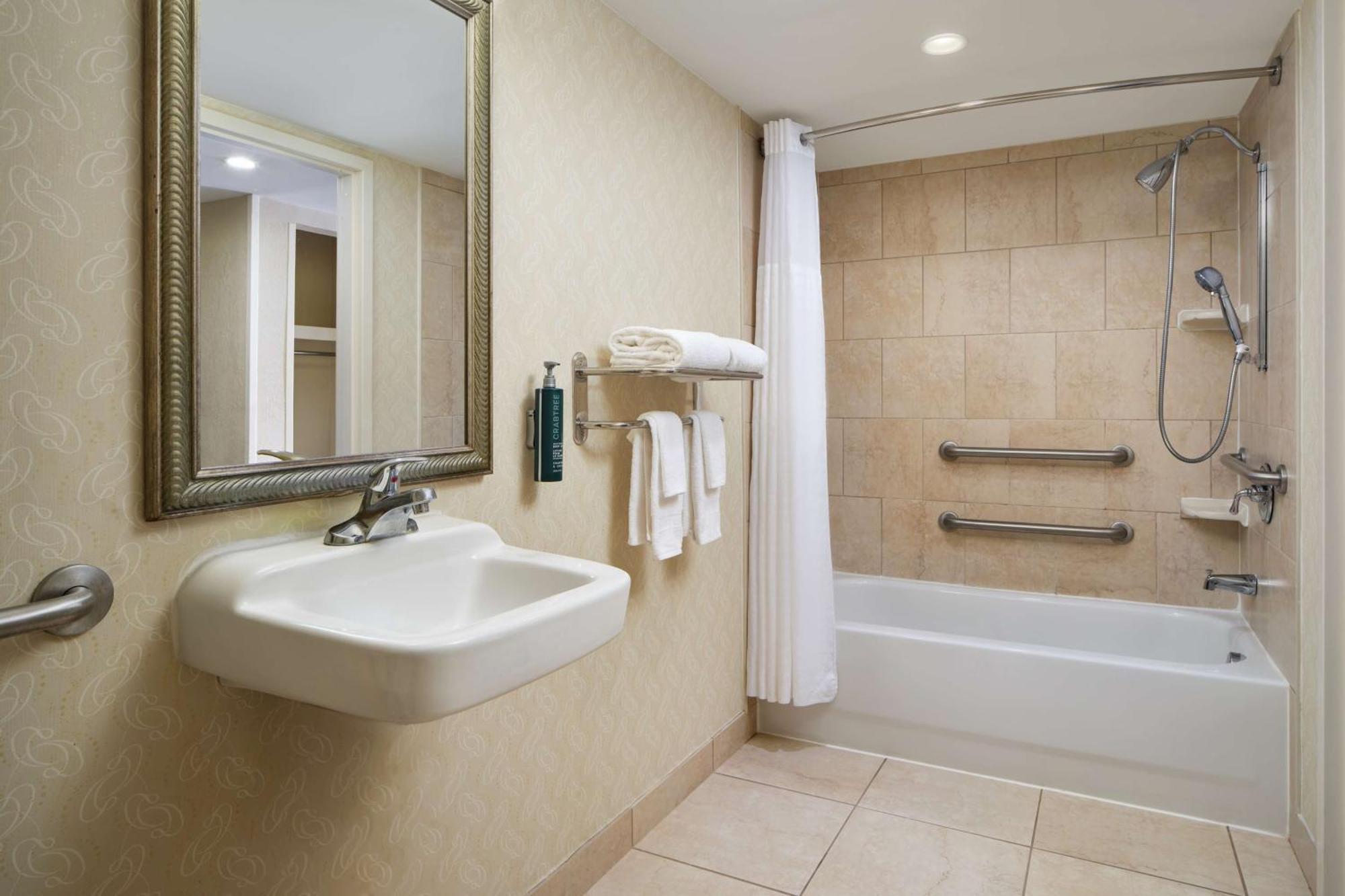 Doubletree By Hilton Rocky Mount Hotel Екстериор снимка
