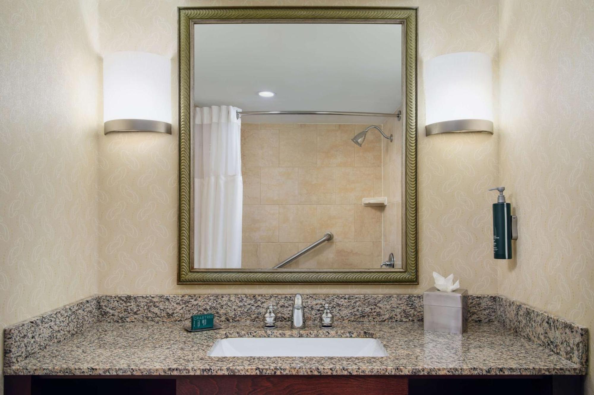 Doubletree By Hilton Rocky Mount Hotel Екстериор снимка