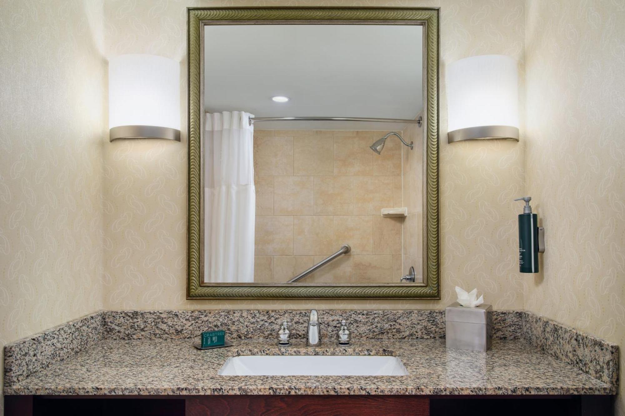Doubletree By Hilton Rocky Mount Hotel Екстериор снимка
